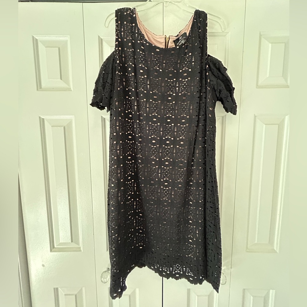 Women’s plus Black Sheath Dress Cold Shoulder Midi